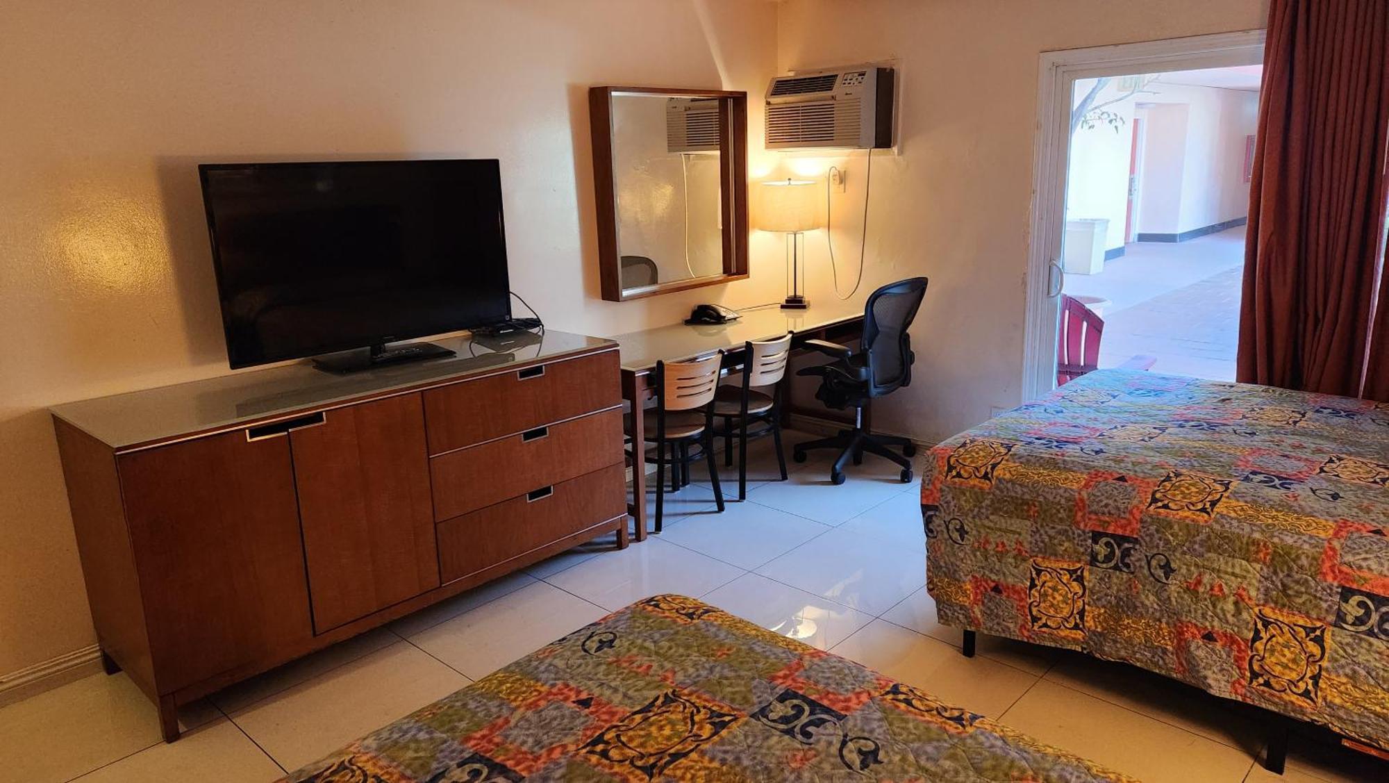 Hotel Royal Century At Lax 2*